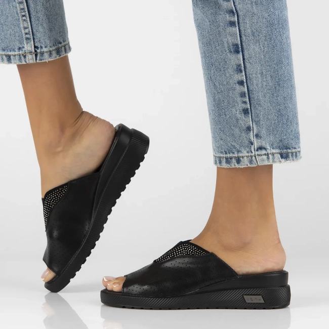 Leather flip-flops Filippo DK6146/24 BK black