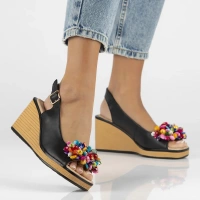 Skórzane sandały na koturnie Filippo DS6021/25 BK czarne