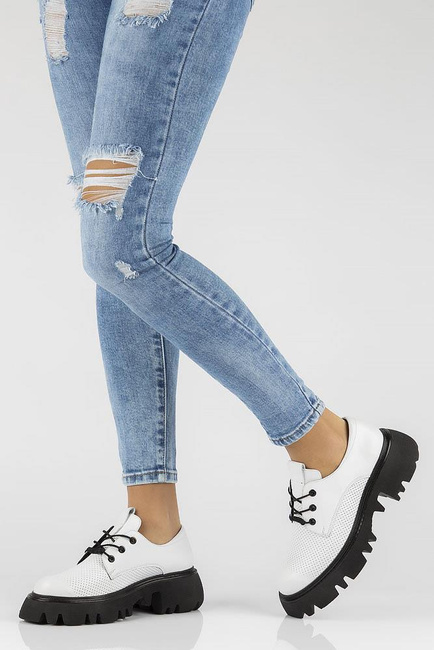 Leather shoes Filippo DP3909/22 WH white