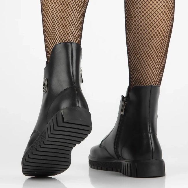 Leather ankle boots Filippo DBT6360/25 BK black