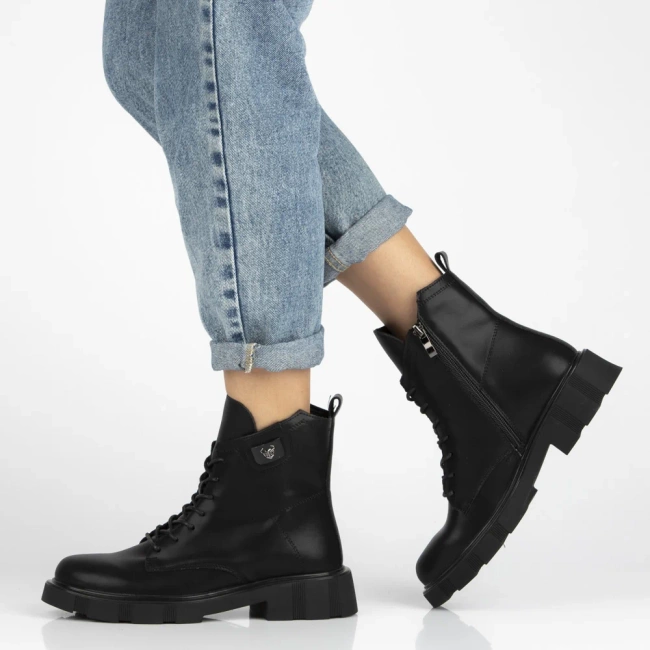 Leather ankle boots Filippo DBT7131/25 BK black