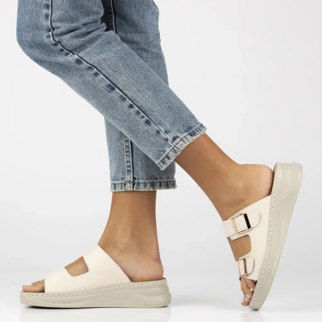 Leather flip-flops Filippo DK7044/25 BE beige