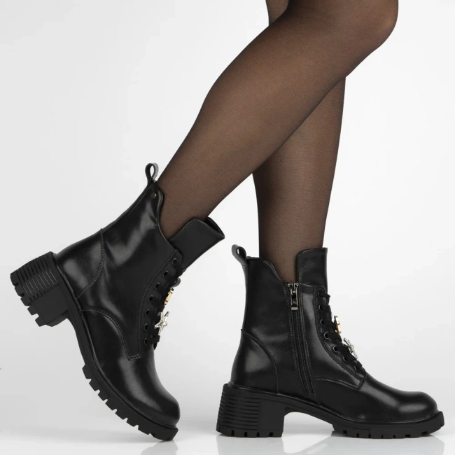 Leather ankle boots Filippo DBT7132/25 BK black