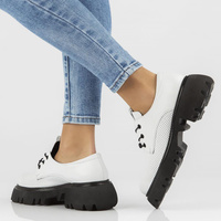 Leather shoes Filippo DP3909/22 WH white