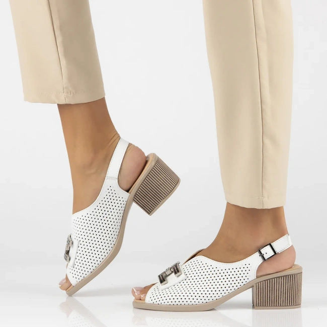 Leather sandals Filippo DS6033/25 WH white