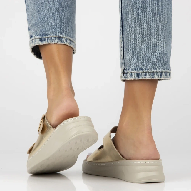 Skórzane klapki Filippo DK7044/25 GO złote