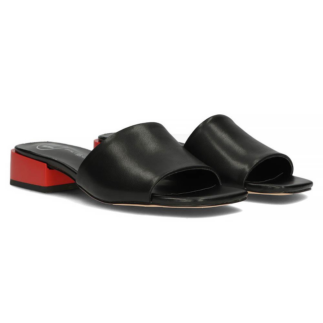 Skórzane klapki Filippo DK3721/22 BK czarne