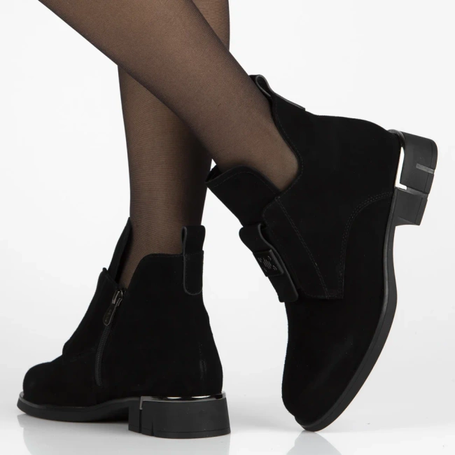 Leather ankle boots Filippo DBT7244/25 BK black