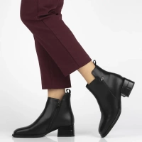 Leather ankle boots Filippo DBT7200/25 BK black