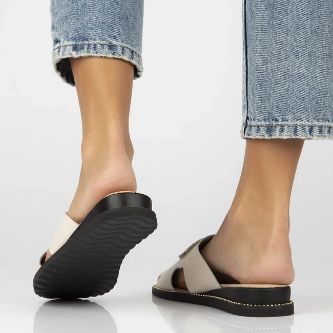 Skórzane klapki Filippo DK7041/25 BE beżowe