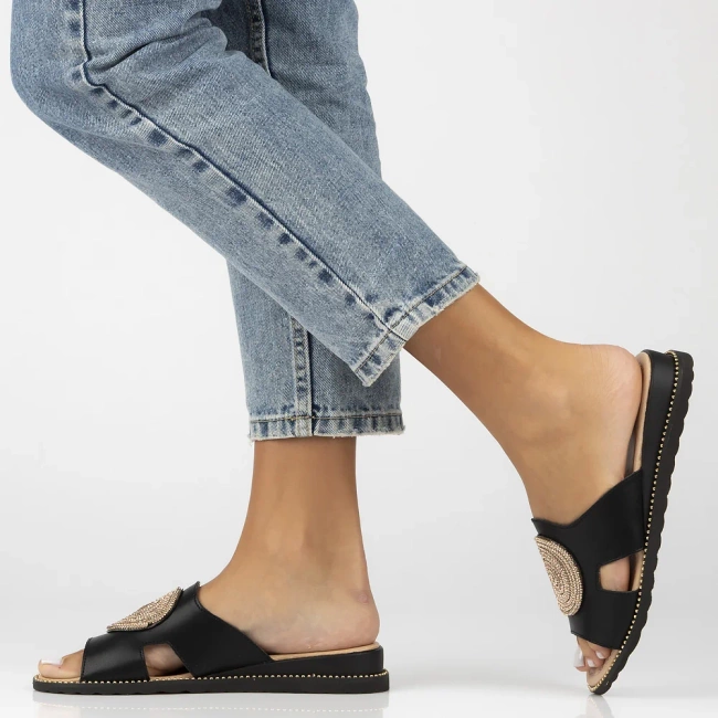 Skórzane klapki Filippo DK7041/25 BK czarne