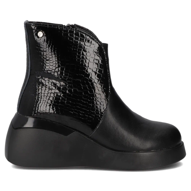 Leather ankle boots Filippo DBT7431/25 BK black