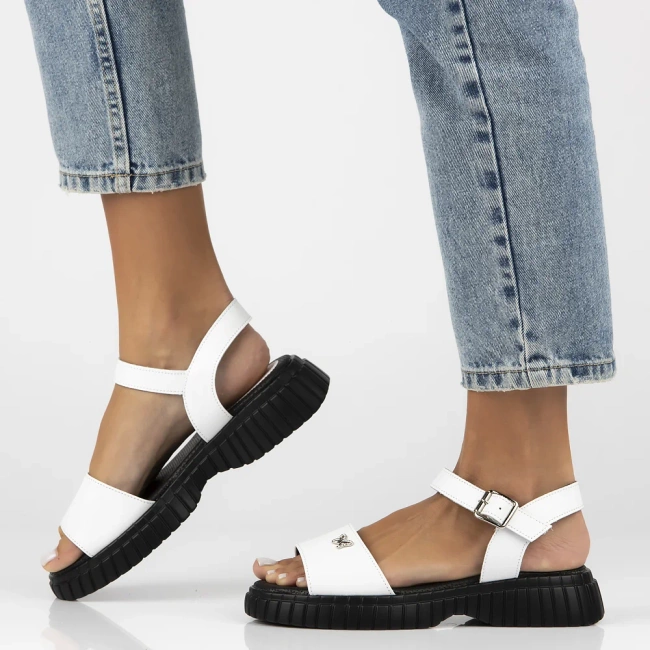 Leather sandals Filippo DS6811/25 WH white