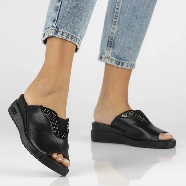 Leather flip-flops Filippo DK6146/24 BK black
