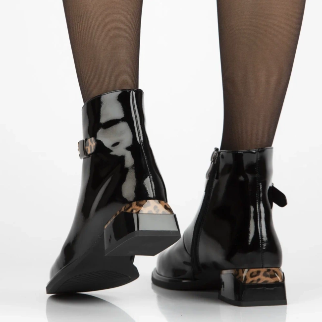 Skórzane botki na obcasie Filippo DBT7384/25 BK czarne