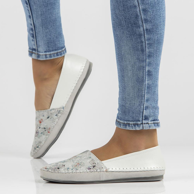 Leather shoes Filippo DP031/22 WH BL white