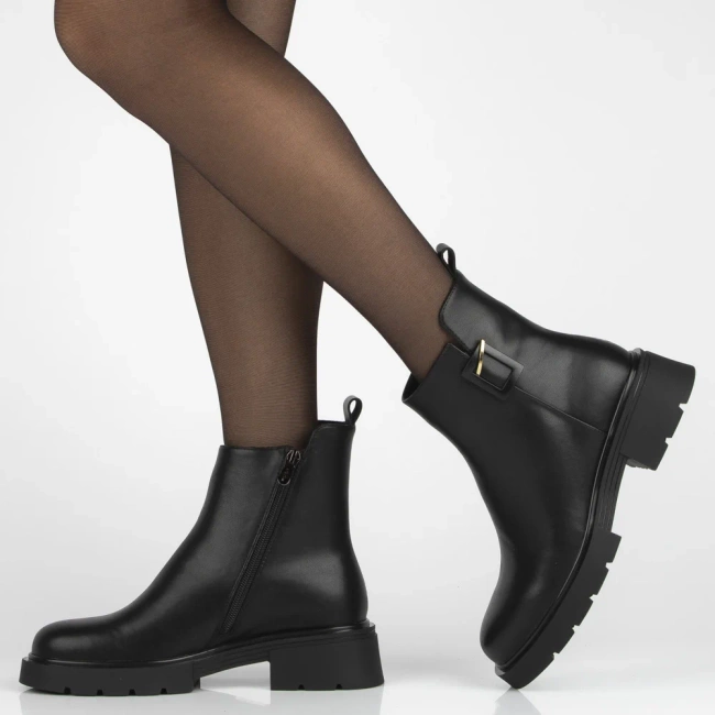 Leather ankle boots Filippo DBT7185/25 BK black