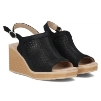 Skórzane sandały na koturnie Filippo DS6053/24 BK czarne