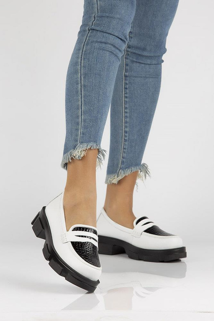 Leather shoes Filippo DP3695/22 WH BK white