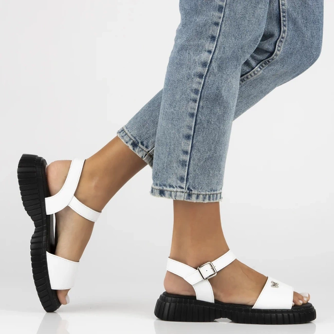 Leather sandals Filippo DS6811/25 WH white