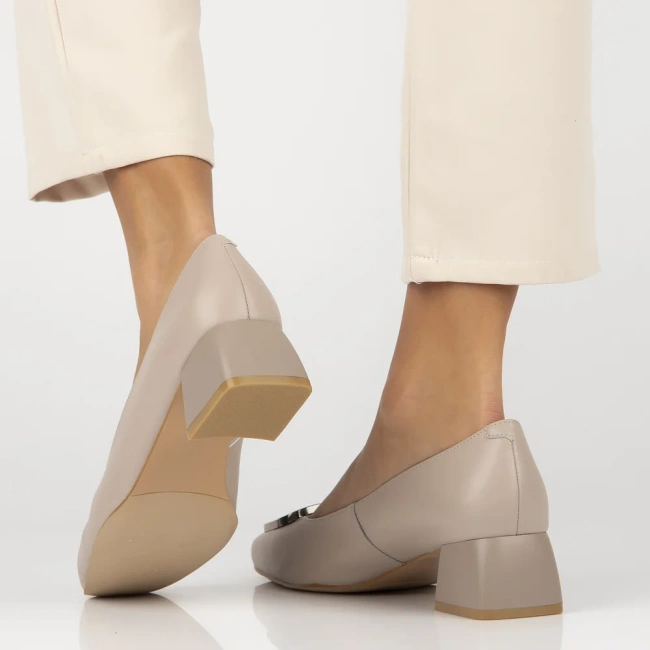 Skórzane czółenka Filippo DP6946/25 BE beżowe