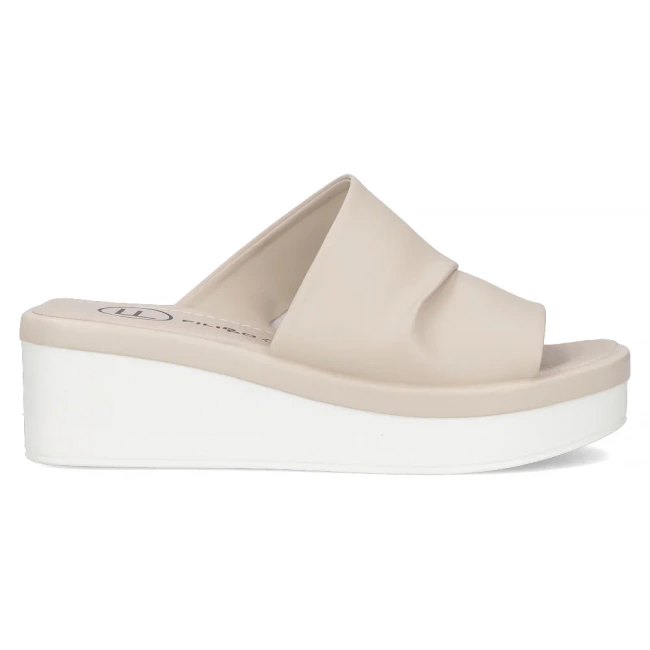 Leather flip-flops Filippo DK6147/24 BE beige