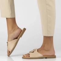 Klapki Filippo DK6906/25 BE beżowe