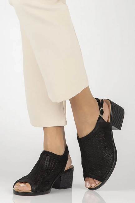 Leather sandals Filippo DS4475/24 BK black