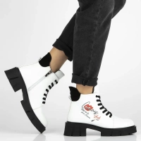 Leather ankle boots Filippo DBT7147/25 WH white